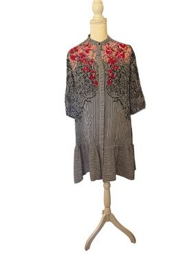 green emerald velvet dress Falling Petals Floral Applique Midi Dress  VICI